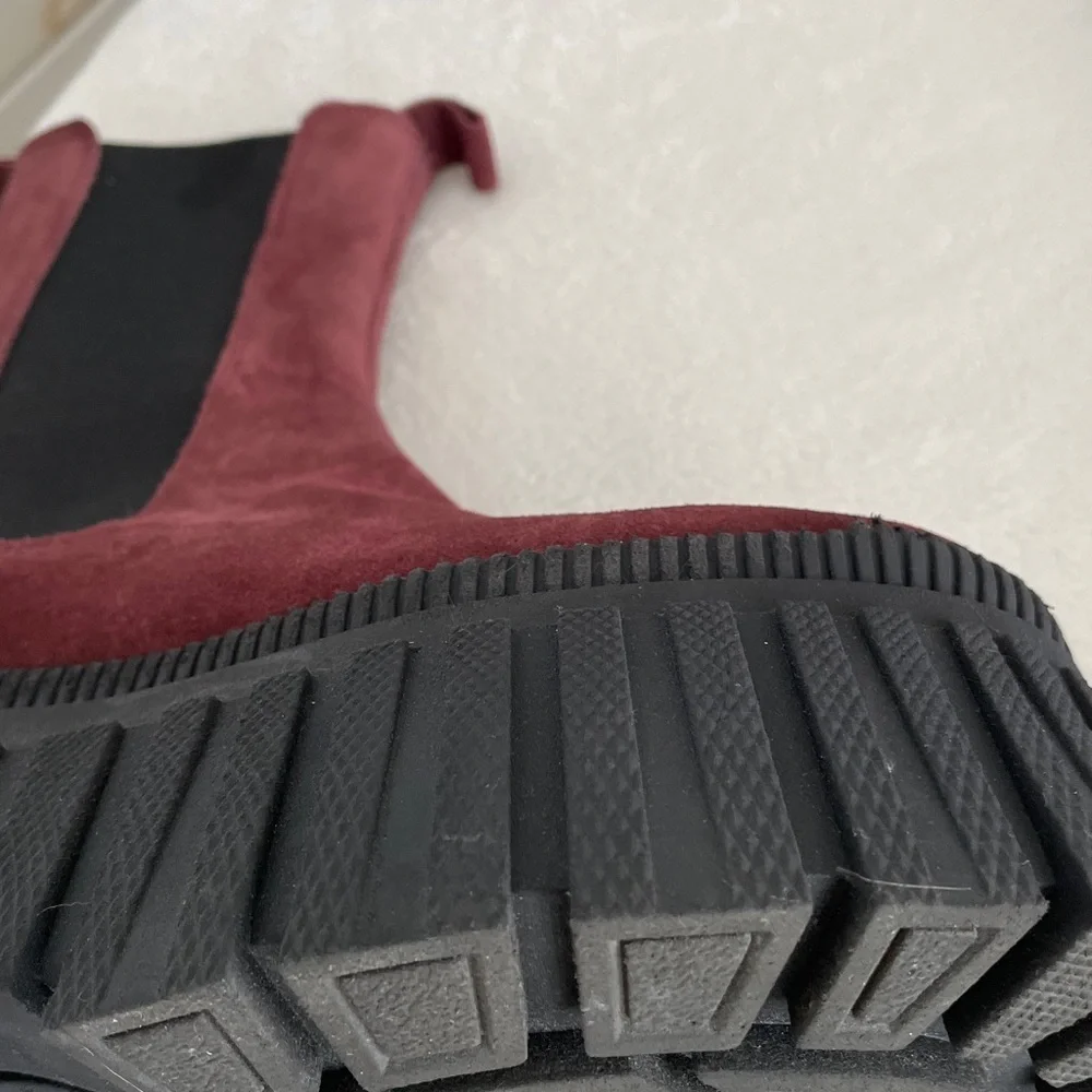 L'Intervalle Lorana Chelsea boot in burgundy suede, Eu 37 = us.  6.5 like new. - Picture 3 of 14